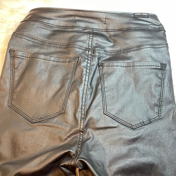 I only wore it once - Picture 4 of 4